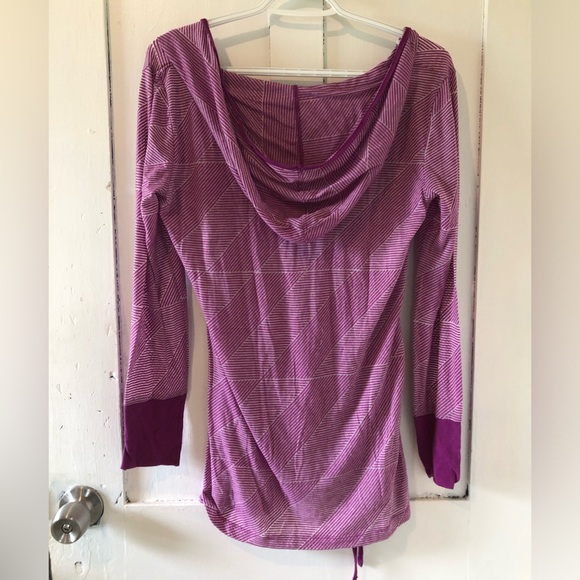 Prana hooded long sleeve tee - Picture 2 of 5